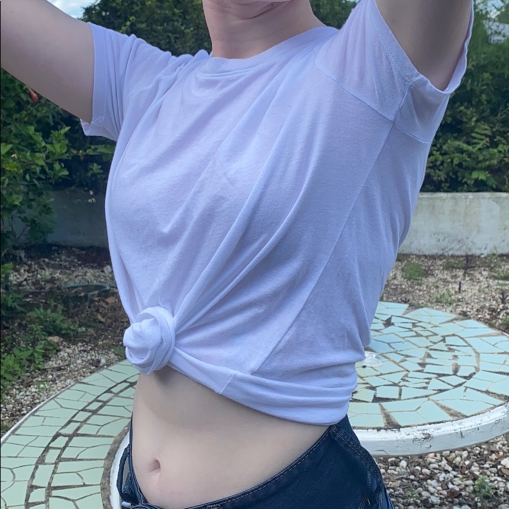 Basic white t - Picture 2 of 5